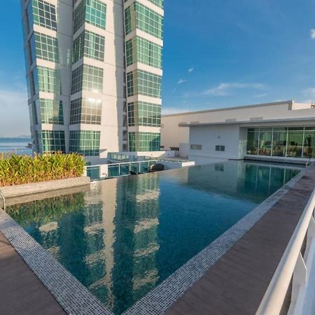 Maritime Luxury Suites George Town Buitenkant foto