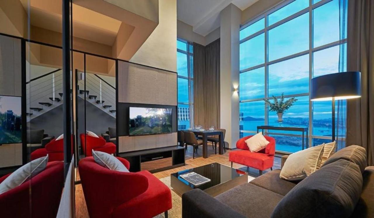Maritime Luxury Suites George Town Buitenkant foto