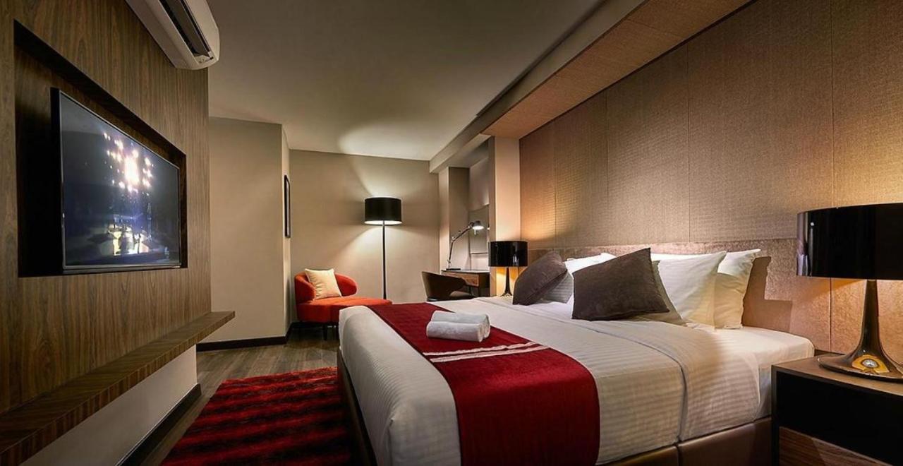 Maritime Luxury Suites George Town Buitenkant foto