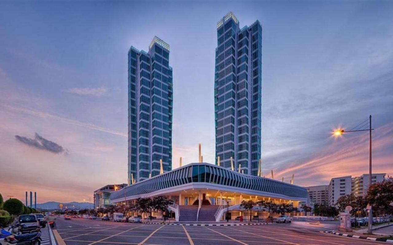 Maritime Luxury Suites George Town Buitenkant foto